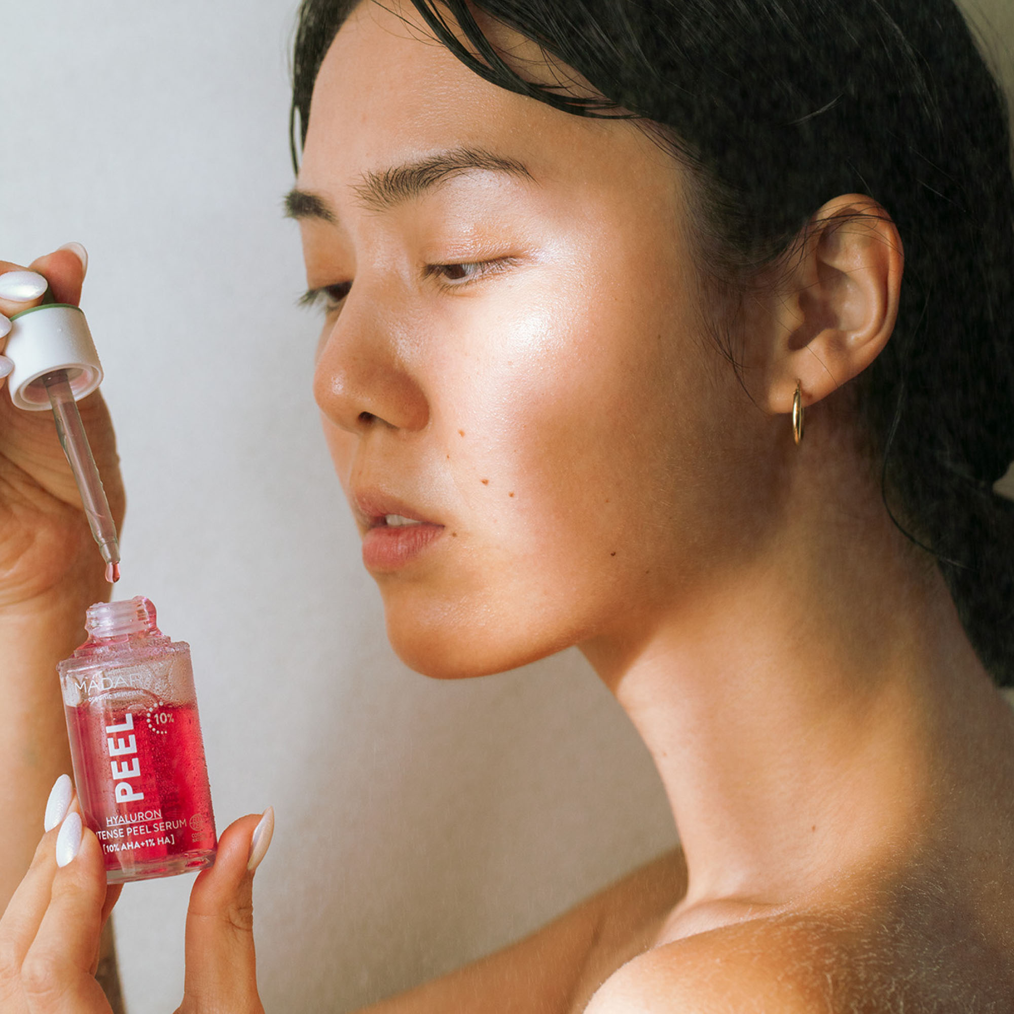 Sérum peeling AHA 10 % : le secret d’un teint éclatant au réveil