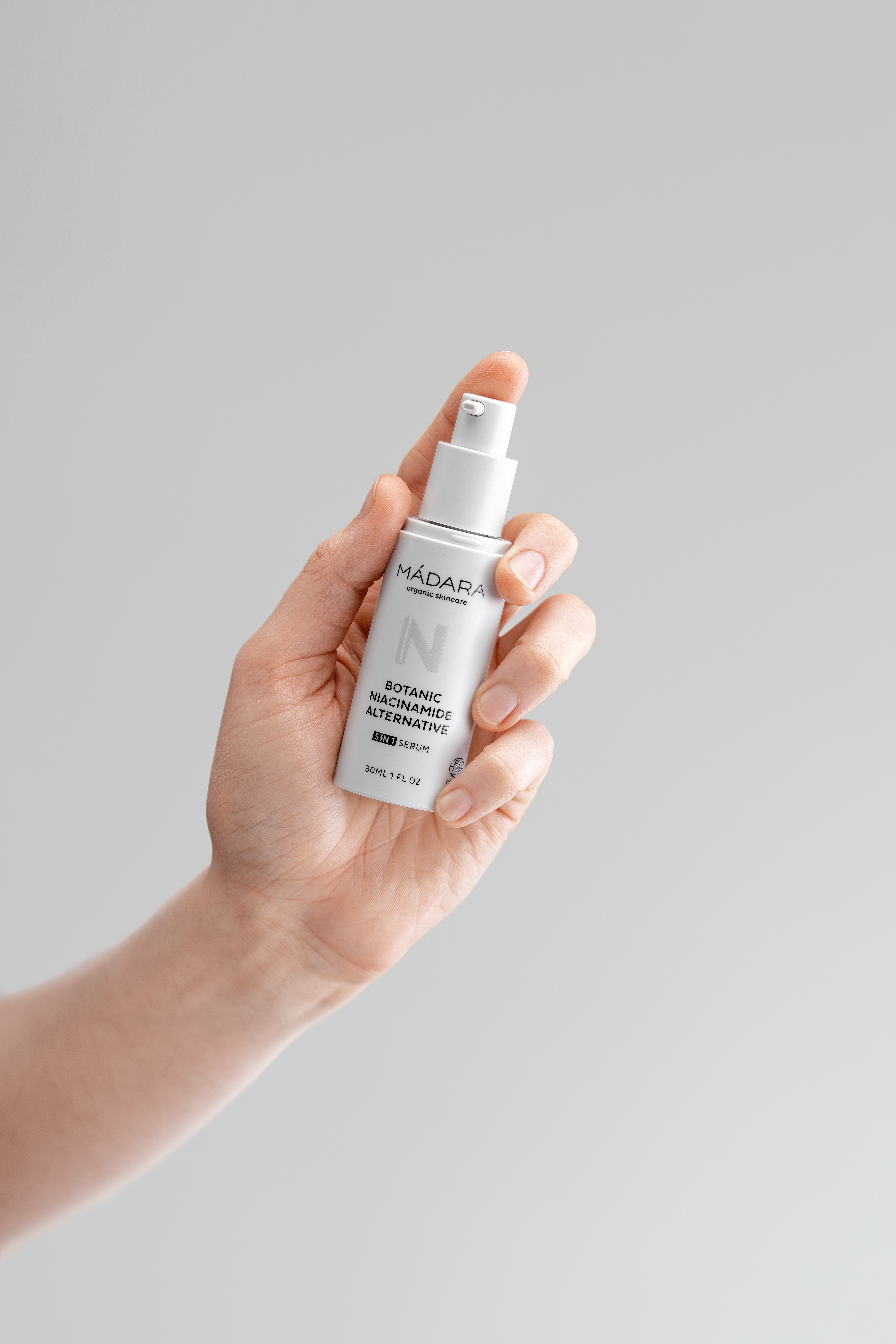 Niacinamide alternative : une nouvelle approche pour réguler le sébum et affiner la peau