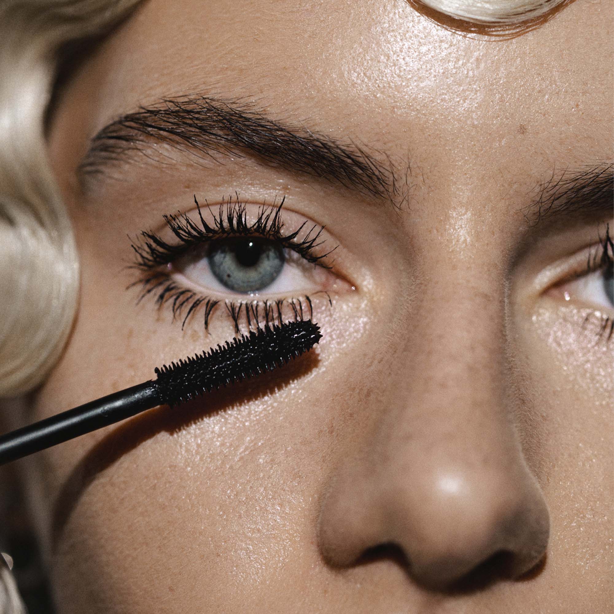 DEEP MATTER Mascara Volume intense