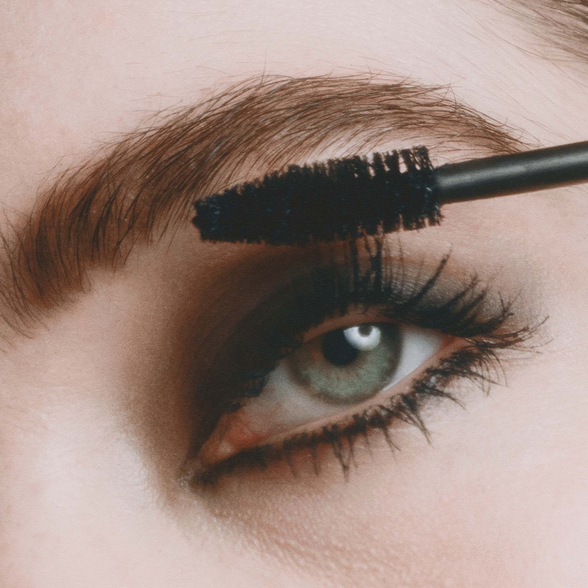 COME CLOSER Infinite Lash Mascara Volume